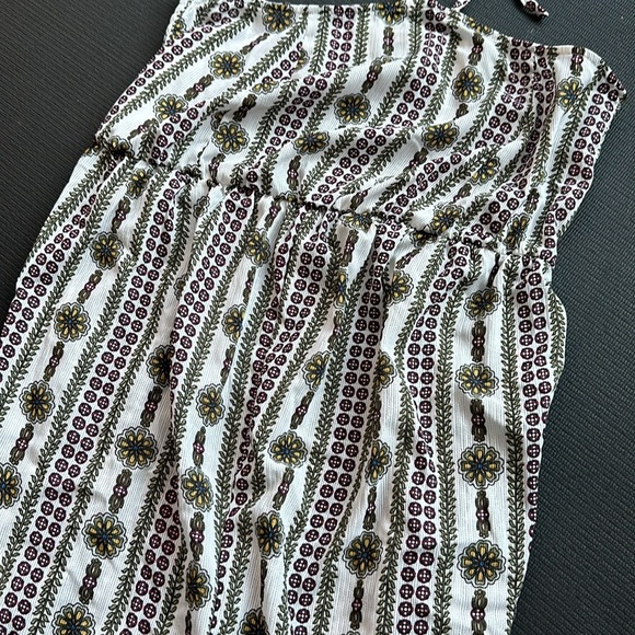 💜5 for $25 White floral jumpsuit - Picture 2 of 4